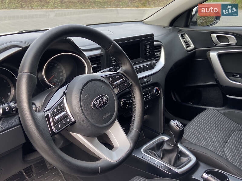 Хетчбек Kia Ceed 2019 в Києві фото 30 Хетчбек Kia Ceed 2019 в Києві