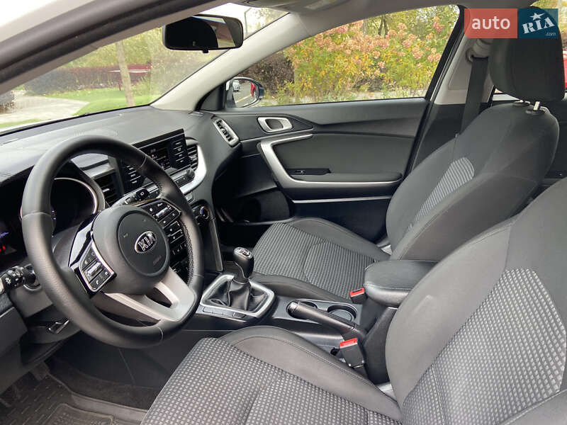 Хетчбек Kia Ceed 2019 в Києві фото 42 Хетчбек Kia Ceed 2019 в Києві