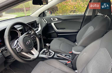 Хэтчбек Kia Ceed 2019 в 