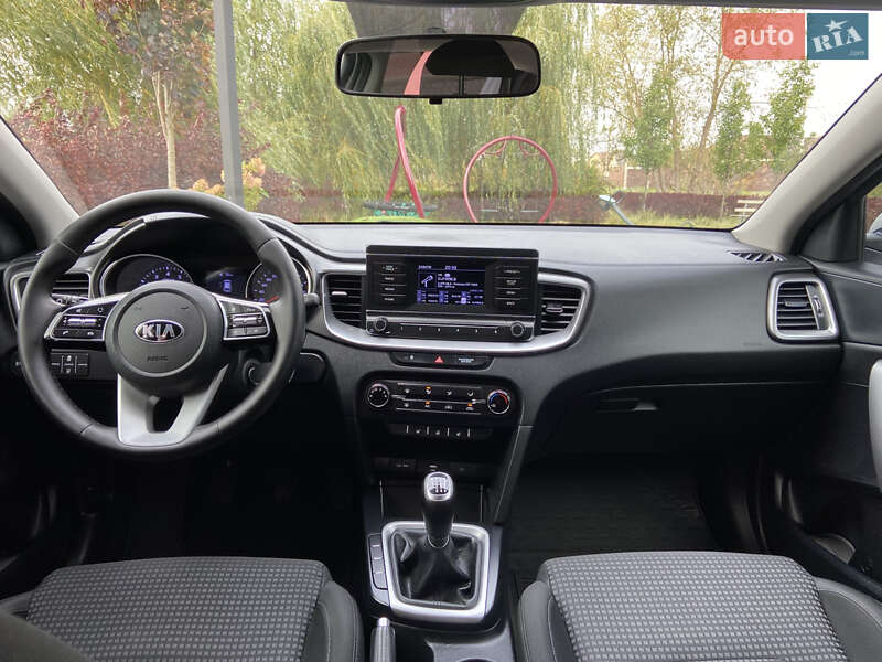 Хетчбек Kia Ceed 2019 в Києві фото 50 Хетчбек Kia Ceed 2019 в Києві