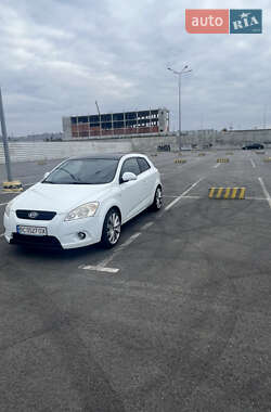 Хэтчбек Kia Ceed 2008 в 