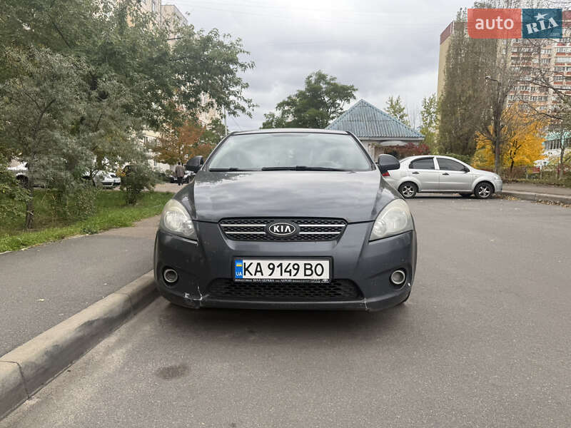 Хэтчбек Kia Ceed 2008 в Киеве