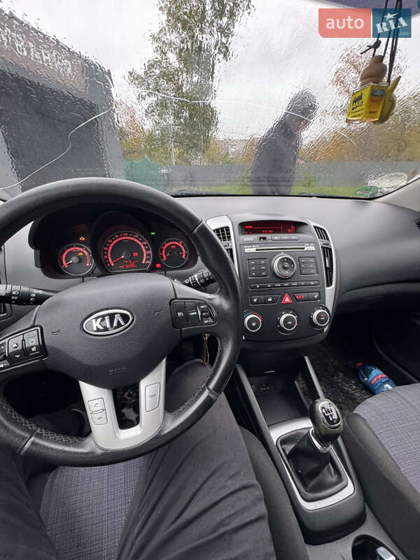 Універсал Kia Ceed 2011 в Житомирі фото 12 Універсал Kia Ceed 2011 в Житомирі