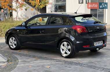 Хэтчбек Kia Ceed 2008 в 