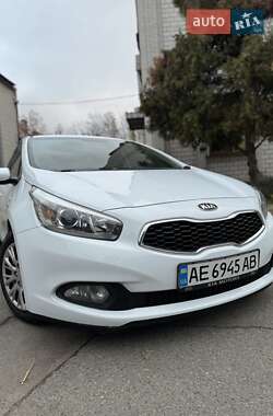 Хэтчбек Kia Ceed 2013 в Киеве