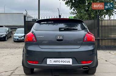 Хэтчбек Kia Ceed 2008 в 