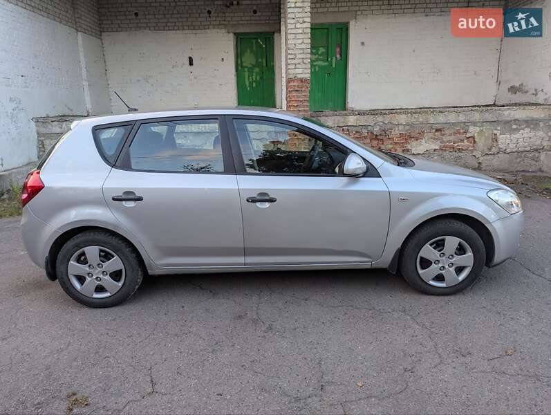 Хетчбек Kia Ceed 2007 в Рівному