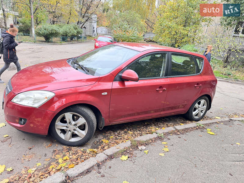Хетчбек Kia Ceed 2008 в Києві фото 3 Хетчбек Kia Ceed 2008 в Києві