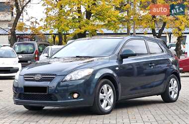 Хэтчбек Kia Ceed 2008 в 