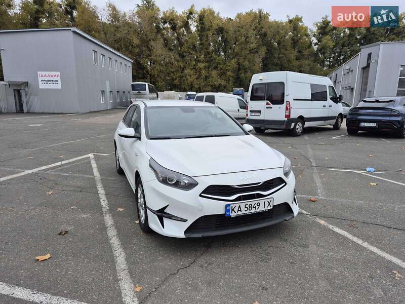Хетчбек Kia Ceed 2023 в Києві фото 2 Хетчбек Kia Ceed 2023 в Києві