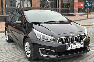 Хэтчбек Kia Ceed 2017 в 
