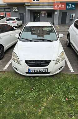 Хетчбек Kia Ceed 2007 в  фото 7 Хетчбек Kia Ceed 2007 в