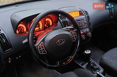 Універсал Kia Ceed 2008 в  фото 13 Універсал Kia Ceed 2008 в