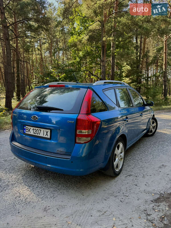 Універсал Kia Ceed 2012 в Острозі