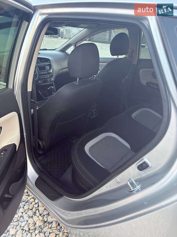 Хэтчбек Kia Ceed 2013 в Черновцах