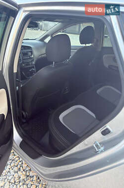 Хетчбек Kia Ceed 2013 в  фото 5 Хетчбек Kia Ceed 2013 в