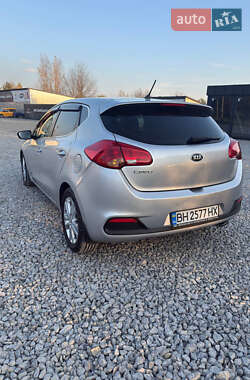 Хетчбек Kia Ceed 2013 в  фото 7 Хетчбек Kia Ceed 2013 в