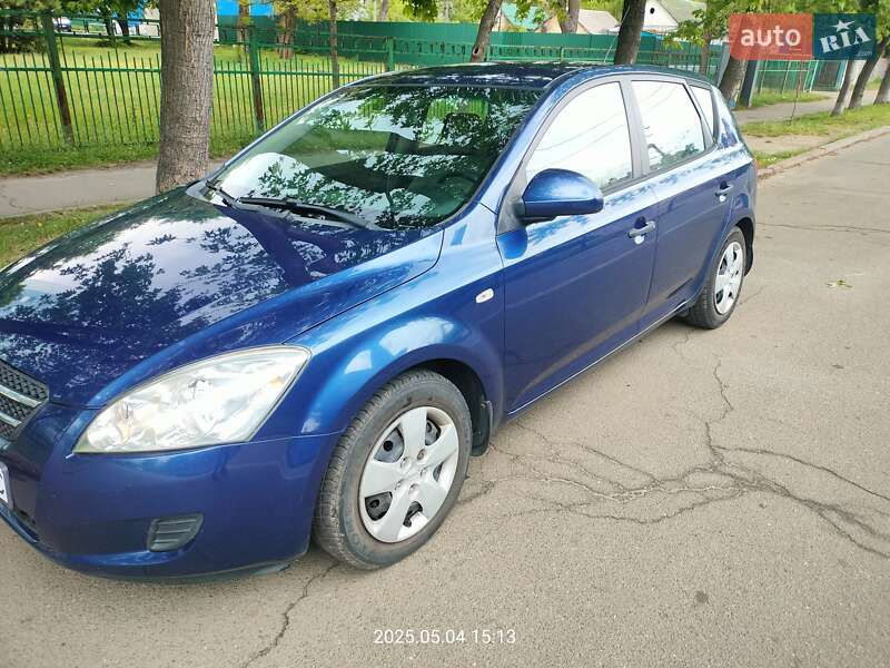 Хетчбек Kia Ceed 2008 в Києві фото 3 Хетчбек Kia Ceed 2008 в Києві