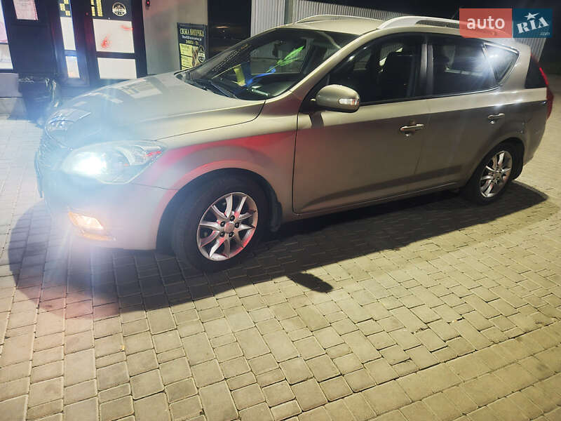 Універсал Kia Ceed 2010 в Одесі