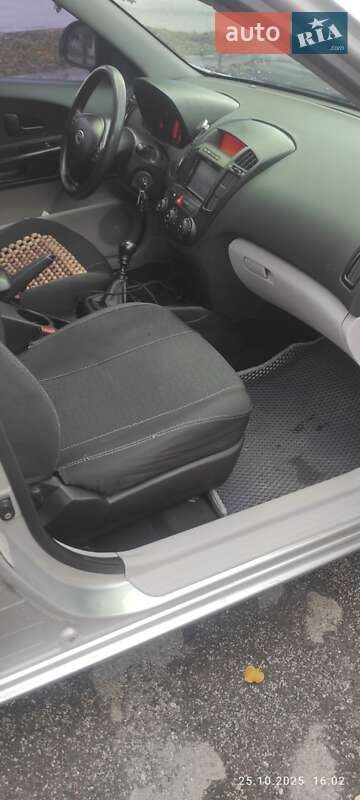Хэтчбек Kia Ceed 2008 в Днепре фото 4 Хэтчбек Kia Ceed 2008 в Днепре