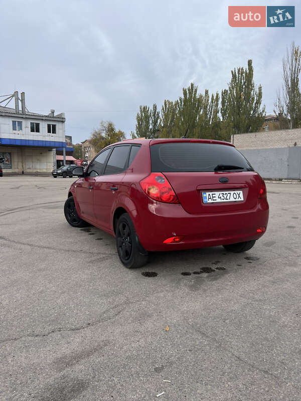 Хетчбек Kia Ceed 2008 в Кривому Розі фото 3 Хетчбек Kia Ceed 2008 в Кривому Розі