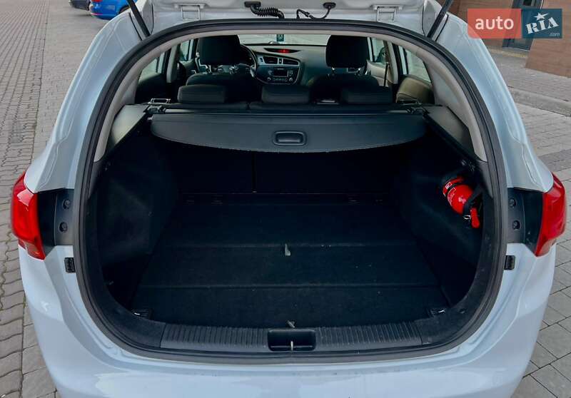 Универсал Kia Ceed 2015 в Сокале