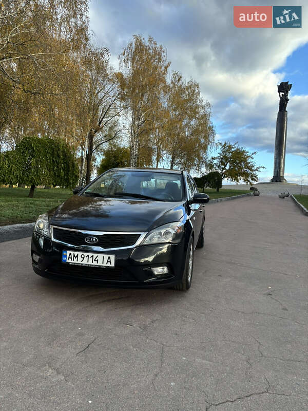 Хэтчбек Kia Ceed 2009 в Житомире фото 5 Хэтчбек Kia Ceed 2009 в Житомире