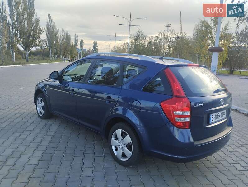 Универсал Kia Ceed 2009 в Измаиле
