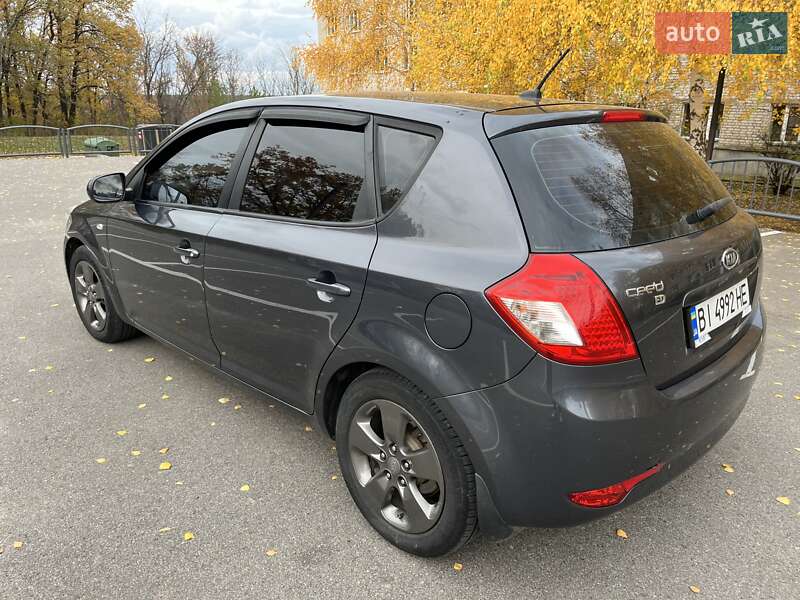 Хэтчбек Kia Ceed 2009 в Червоному Донце фото 7 Хэтчбек Kia Ceed 2009 в Червоному Донце