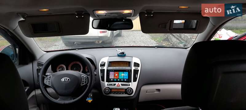 Хэтчбек Kia Ceed 2006 в Богуславе