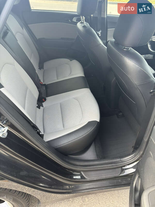 Универсал Kia Ceed 2021 в Запорожье