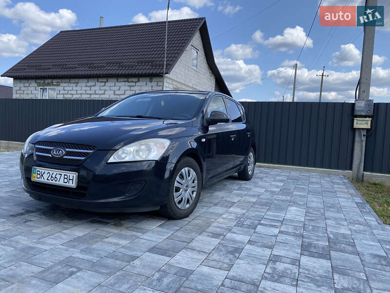 Хетчбек Kia Ceed 2008 в Сарнах фото 9 Хетчбек Kia Ceed 2008 в Сарнах