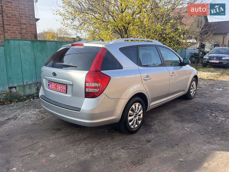 Універсал Kia Ceed 2009 в Охтирці