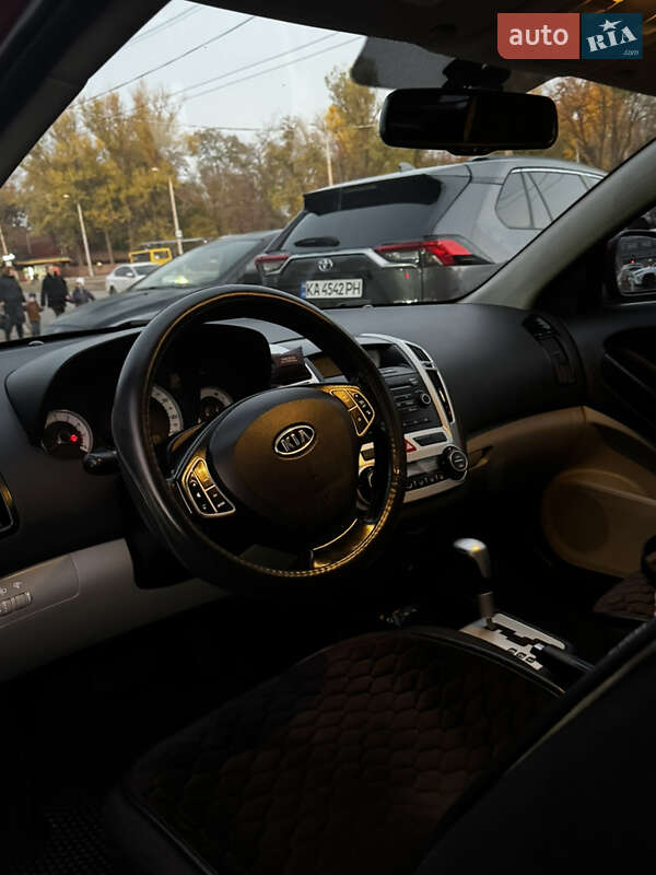 Хэтчбек Kia Ceed 2008 в Днепре
