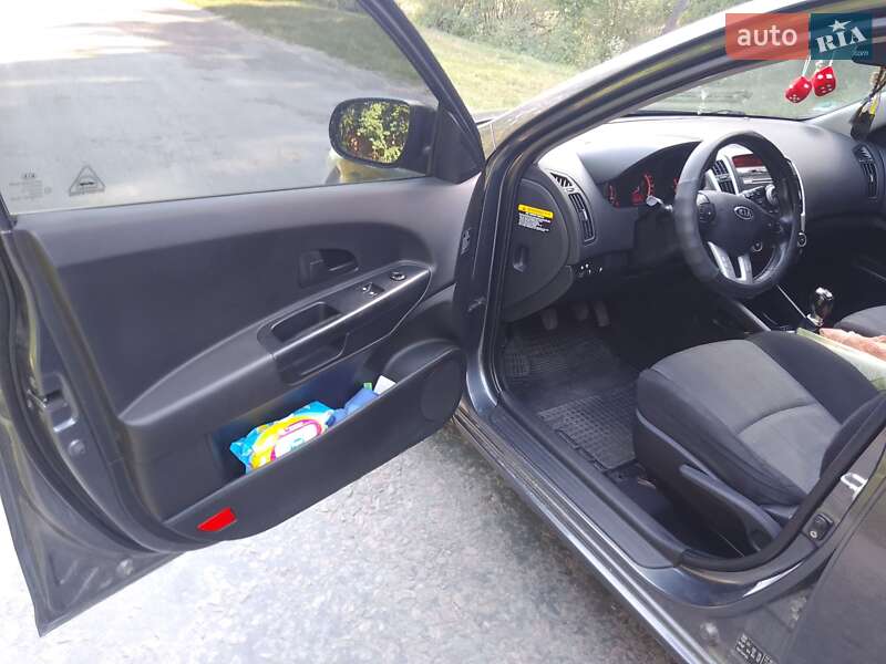 Універсал Kia Ceed 2010 в Дубні фото 2 Універсал Kia Ceed 2010 в Дубні