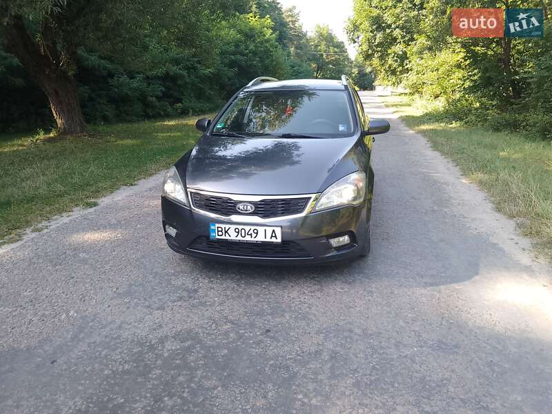 Універсал Kia Ceed 2010 в Дубні фото 14 Універсал Kia Ceed 2010 в Дубні