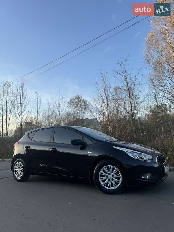 Хетчбек Kia Ceed 2013 в Києві фото 7 Хетчбек Kia Ceed 2013 в Києві