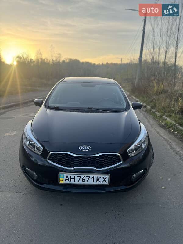 Хетчбек Kia Ceed 2013 в Києві фото 8 Хетчбек Kia Ceed 2013 в Києві