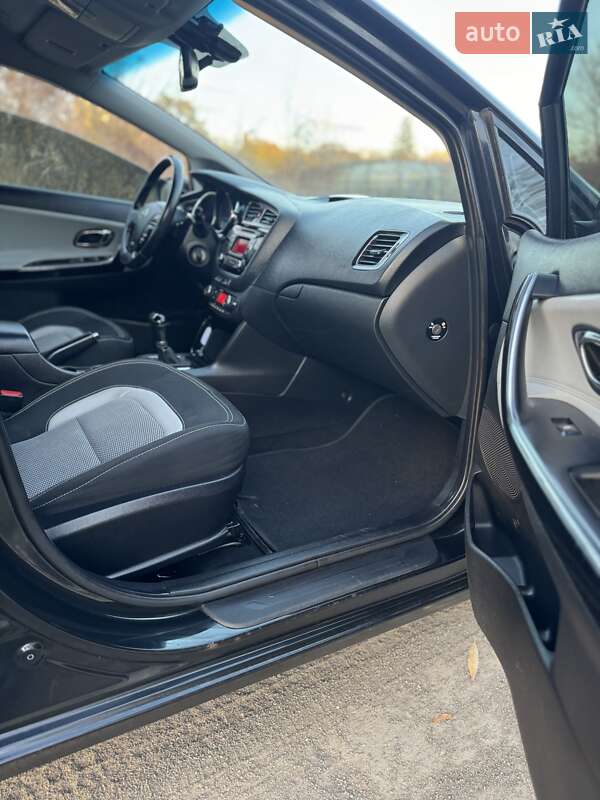 Хетчбек Kia Ceed 2013 в Києві фото 23 Хетчбек Kia Ceed 2013 в Києві