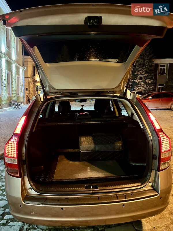 Универсал Kia Ceed 2010 в Каменец-Подольском фото 3 Универсал Kia Ceed 2010 в Каменец-Подольском