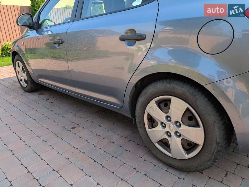 Хэтчбек Kia Ceed 2009 в Виннице