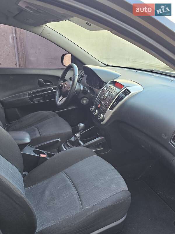 Универсал Kia Ceed 2010 в Киеве фото 4 Универсал Kia Ceed 2010 в Киеве
