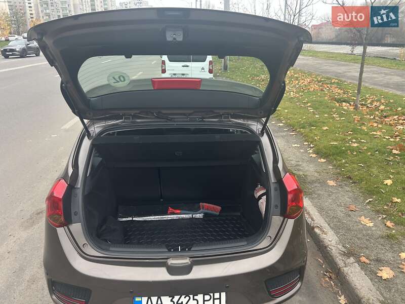 Хэтчбек Kia Ceed 2016 в Киеве