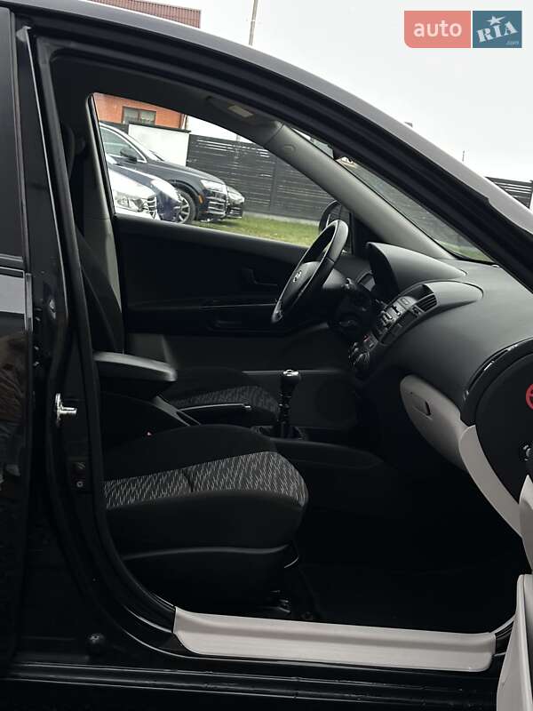 Хэтчбек Kia Ceed 2007 в Маневичах фото 33 Хэтчбек Kia Ceed 2007 в Маневичах