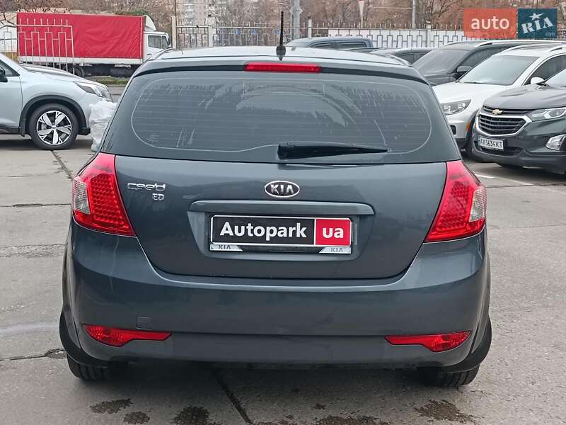 Хэтчбек Kia Ceed 2009 в Харькове