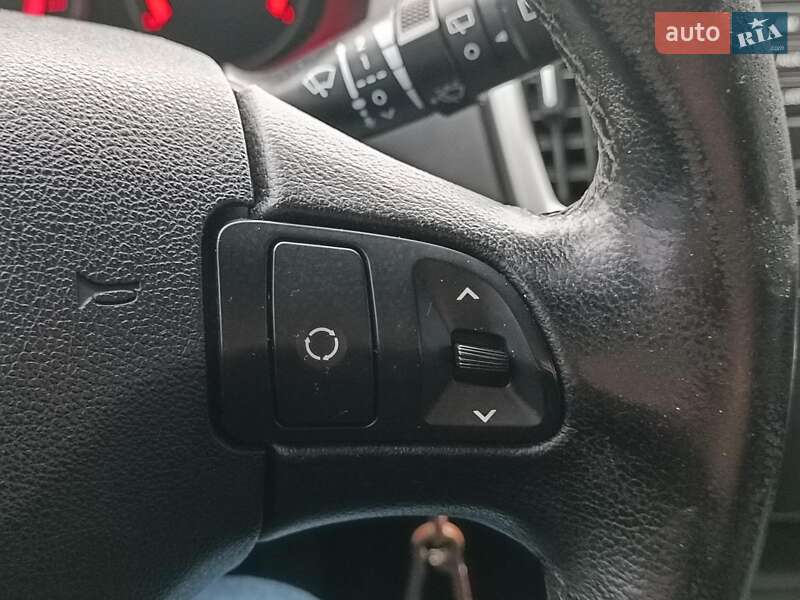 Хэтчбек Kia Ceed 2009 в Харькове