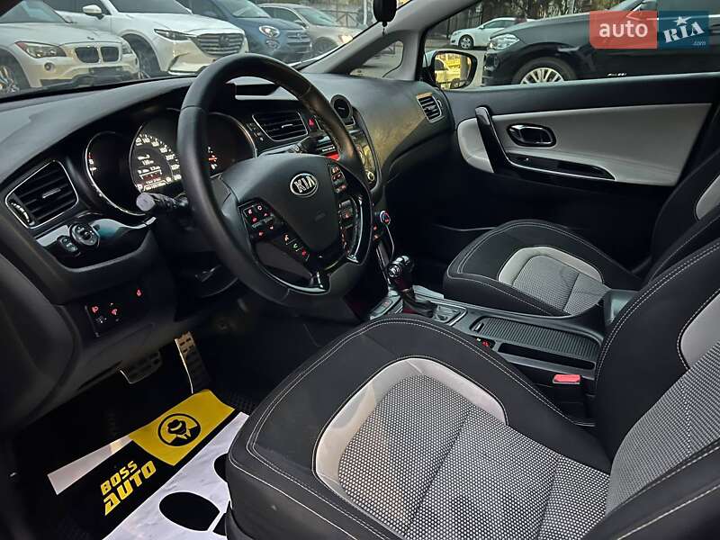 Хэтчбек Kia Ceed 2013 в Ивано-Франковске
