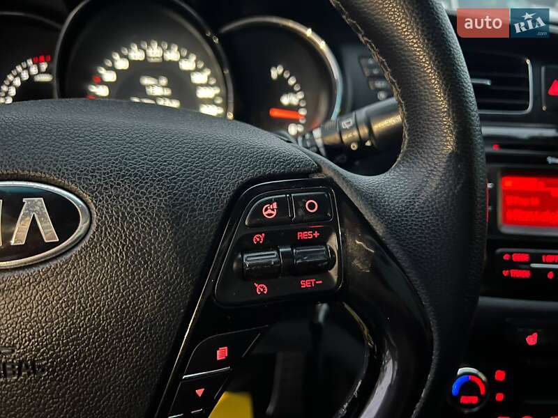 Хэтчбек Kia Ceed 2013 в Ивано-Франковске