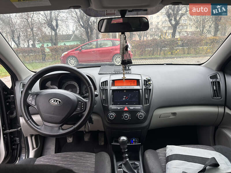 Хетчбек Kia Ceed 2008 в Новоселиці