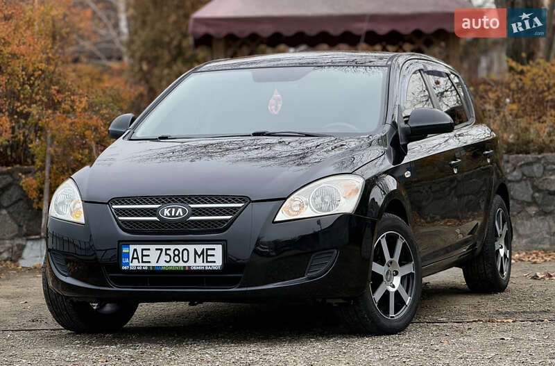 Хэтчбек Kia Ceed 2008 в Днепре